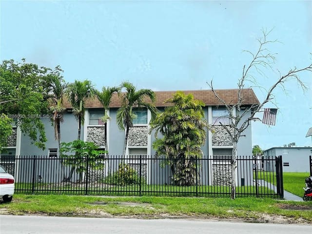 4300 SW 67th Avenue 23, sold in Gables Edge Condo, Miami, FL