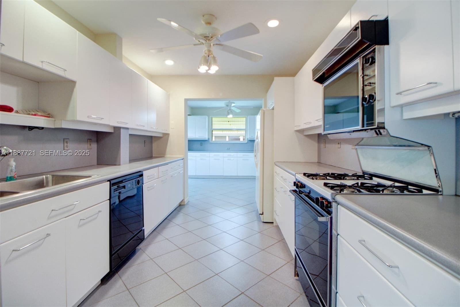 19550 Belview Drive, Cutler Bay, FL 33157 photo 10