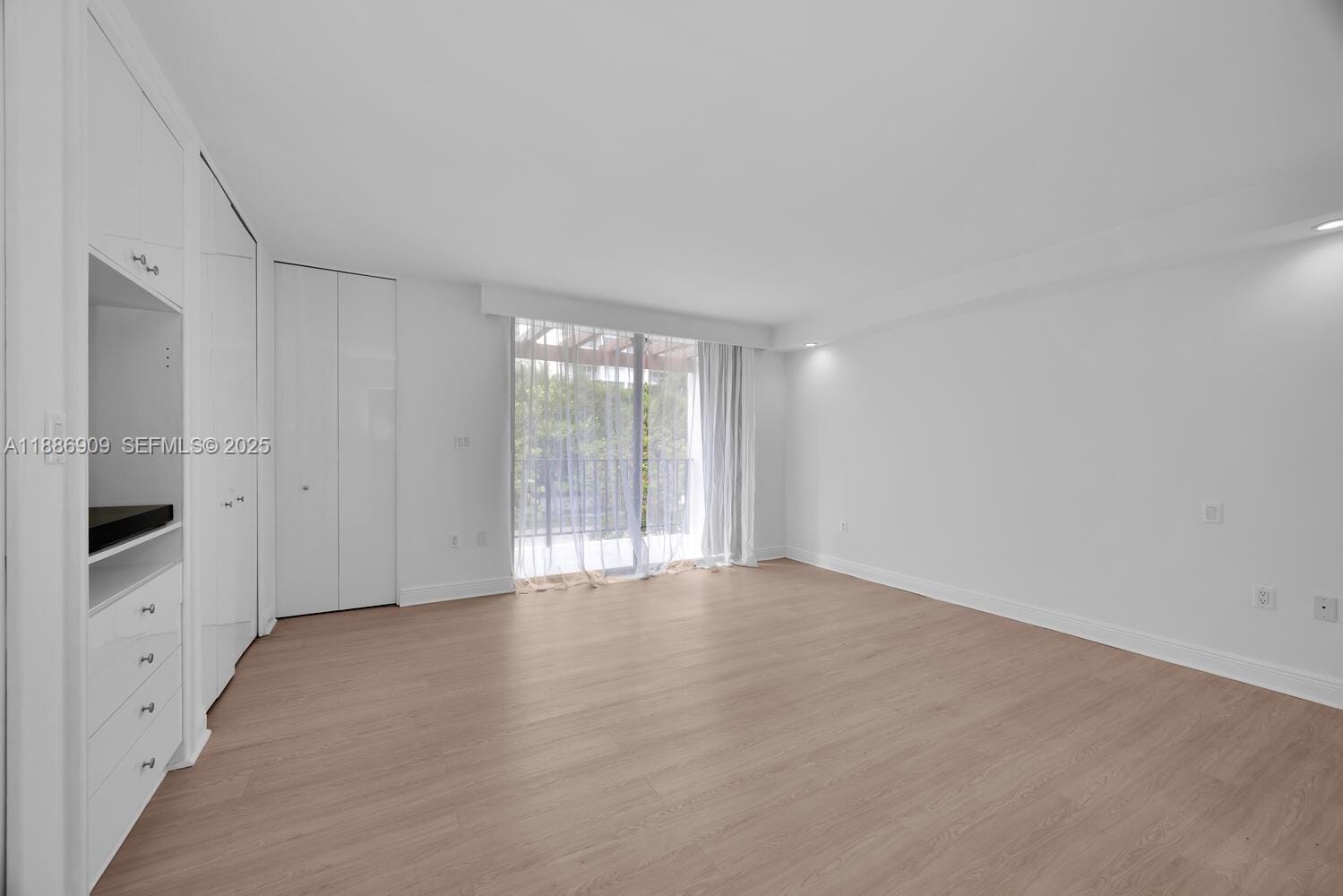 450 Grapetree Drive 313, Key Biscayne, FL 33149 photo 16