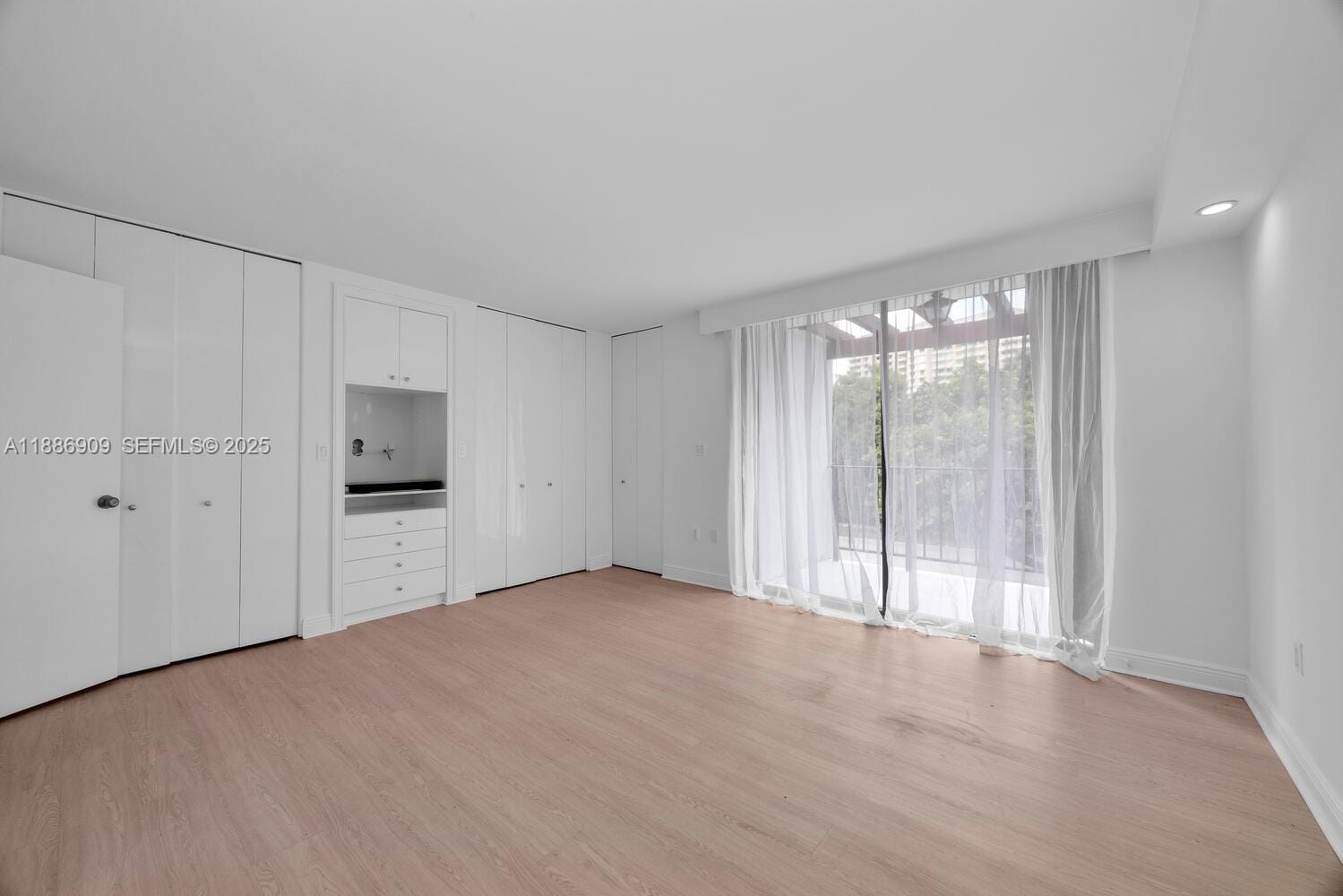 450 Grapetree Drive 313, Key Biscayne, FL 33149 photo 17