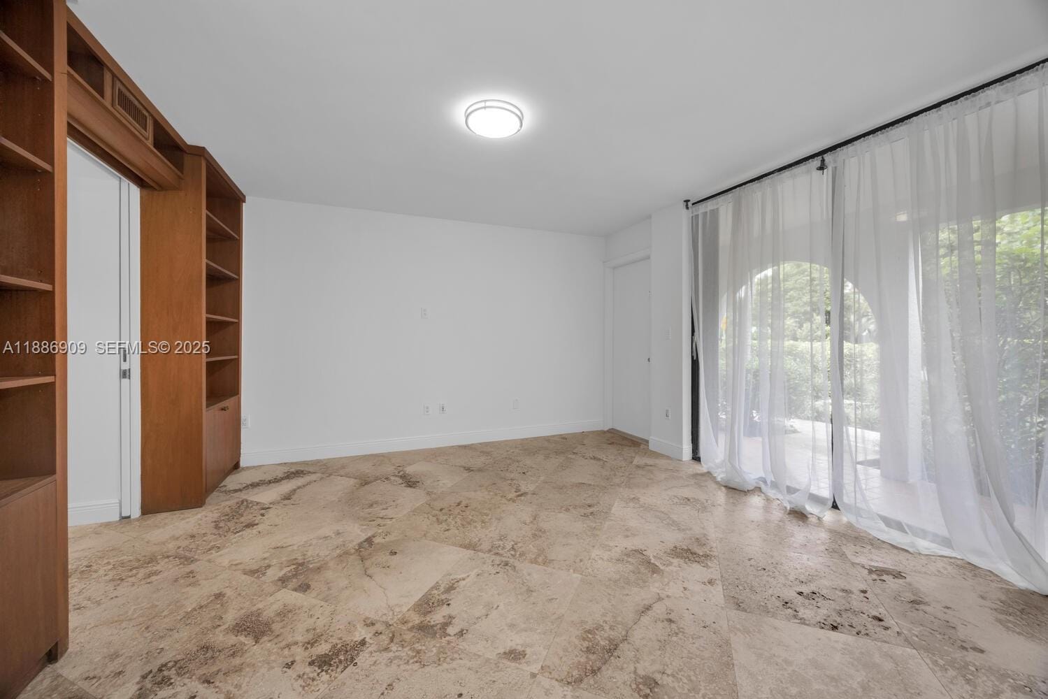 450 Grapetree Drive 313, Key Biscayne, FL 33149 photo 3