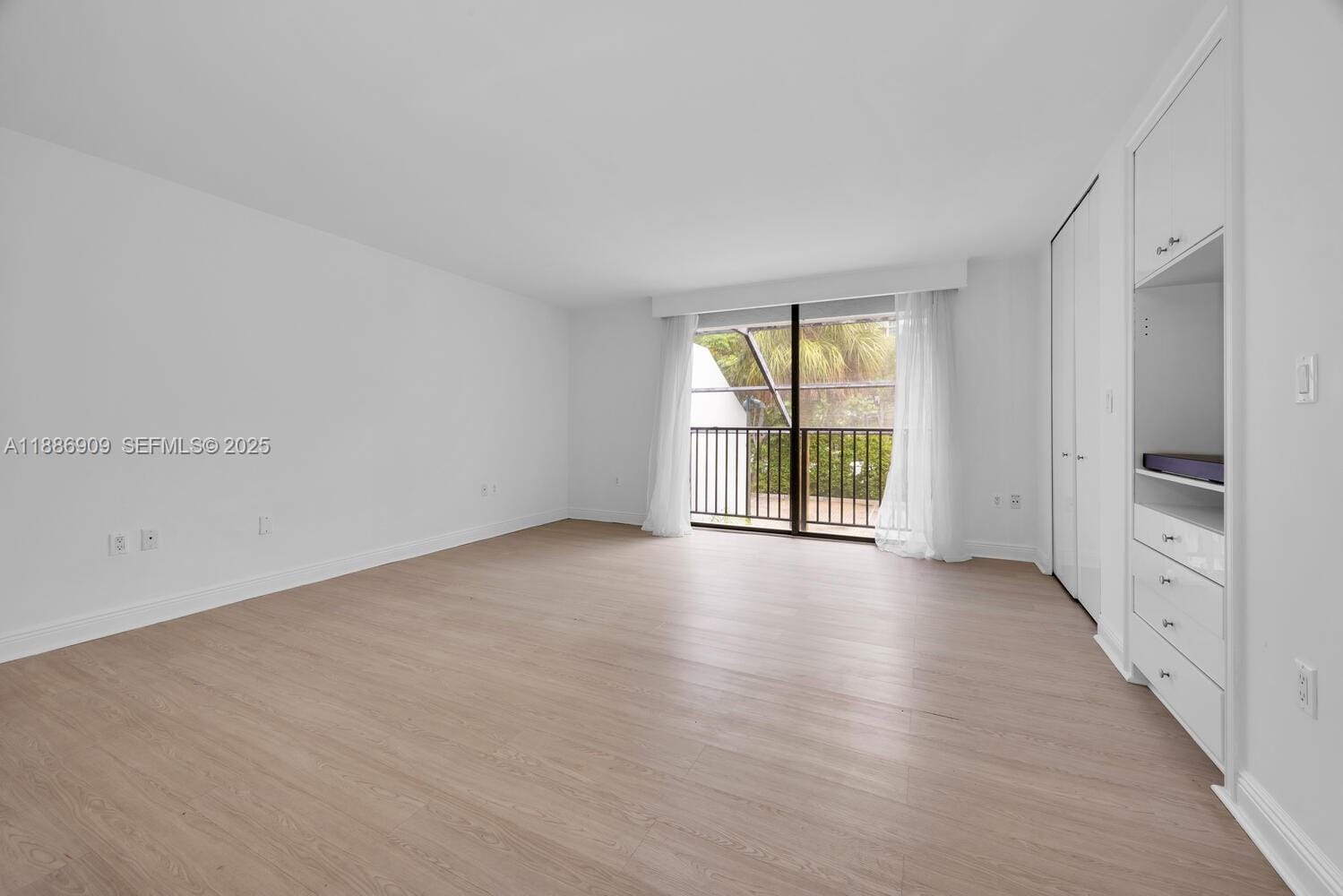 450 Grapetree Drive 313, Key Biscayne, FL 33149 photo 23