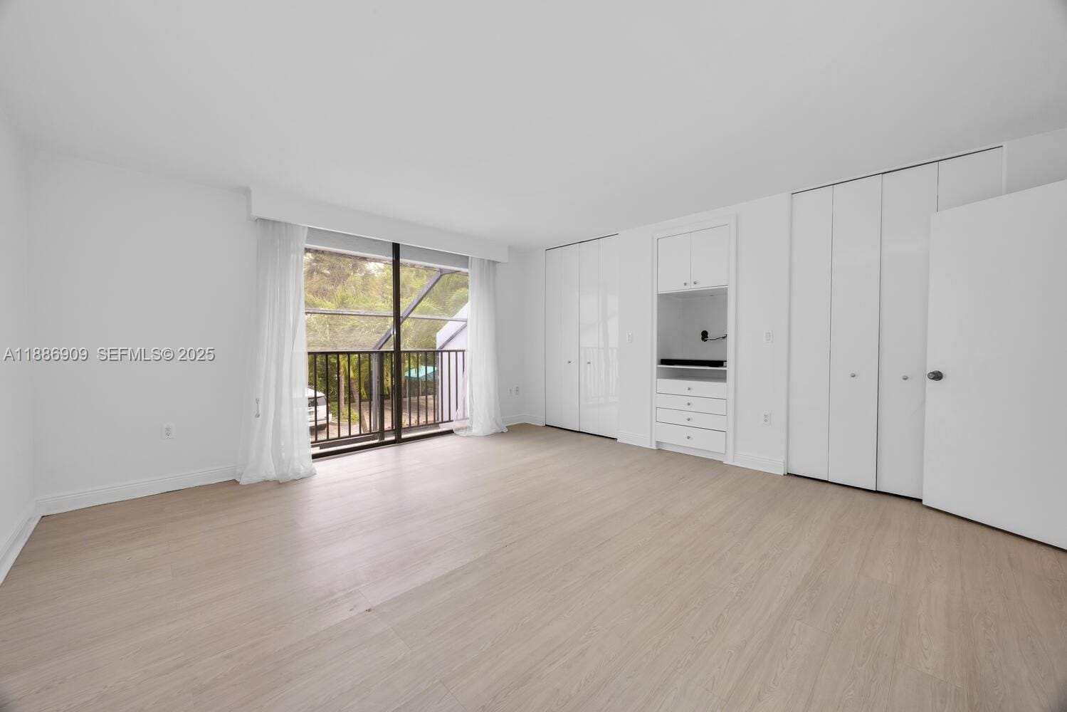 450 Grapetree Drive 313, Key Biscayne, FL 33149 photo 24