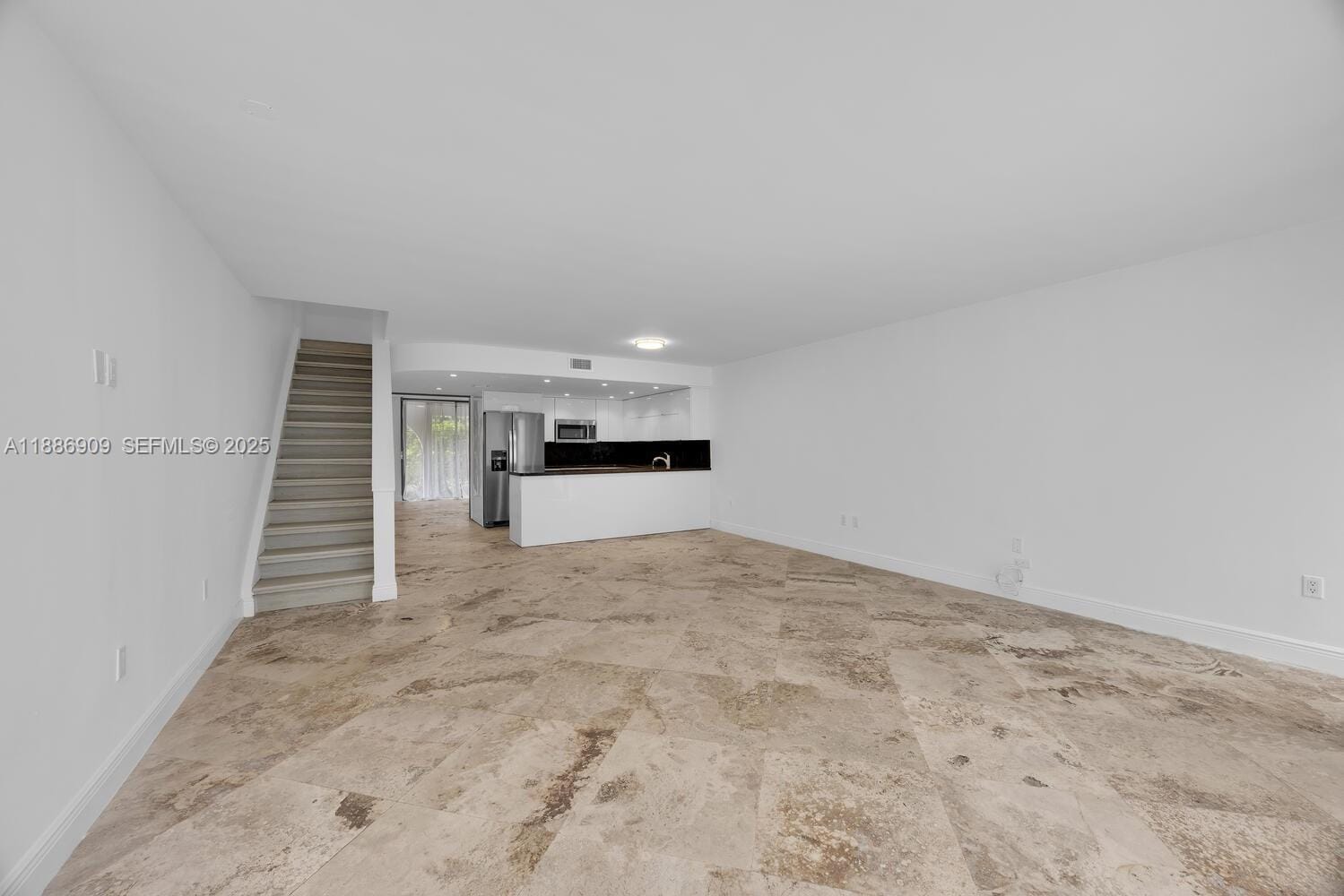 450 Grapetree Drive 313, Key Biscayne, FL 33149 photo 5
