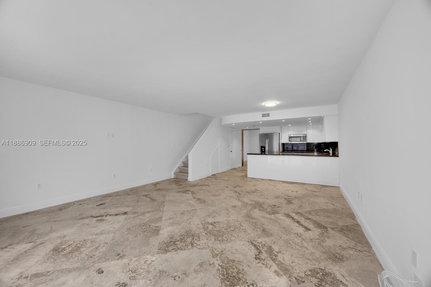 450 Grapetree Drive 313, Key Biscayne, FL 33149 photo 6