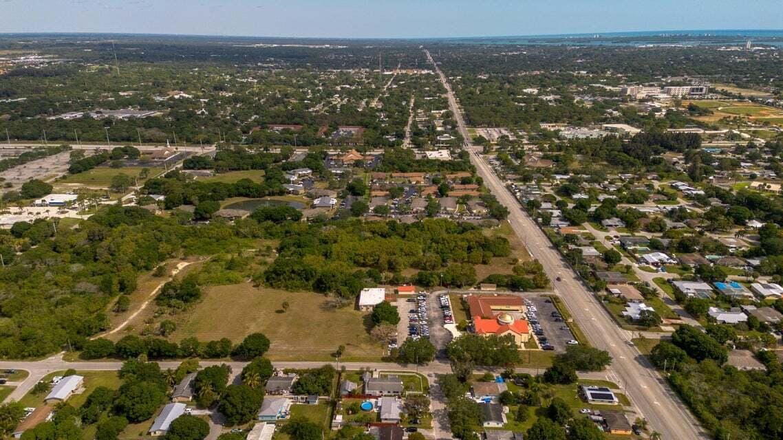2205 S Stanton Avenue — photo 8