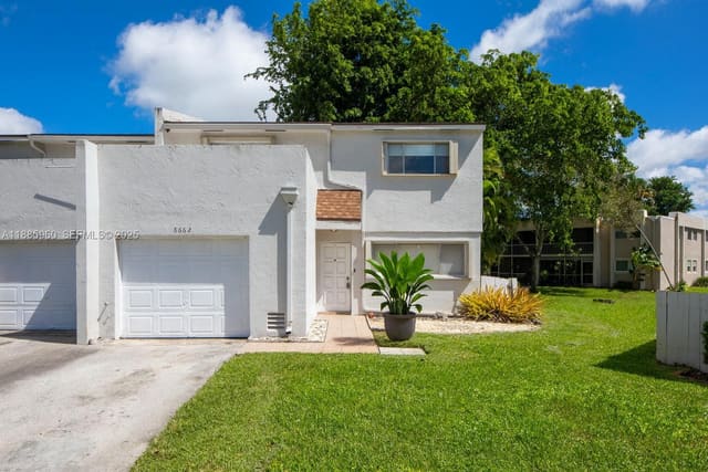 8662 Bridle Path Court 115A, sold in Alpine Woods, Davie, FL