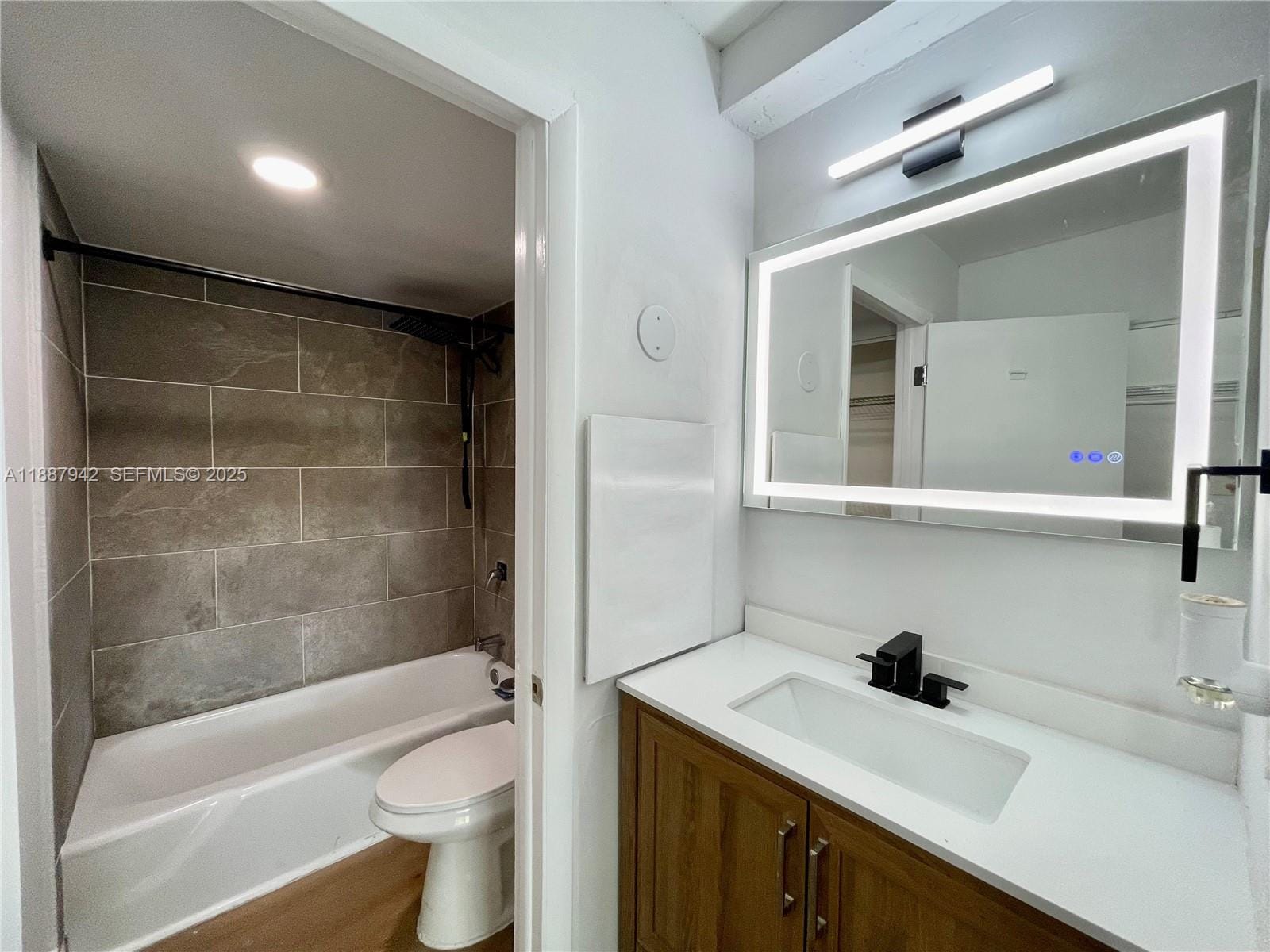 3680 Inverrary Drive 2B, Lauderhill, FL 33319 photo 10