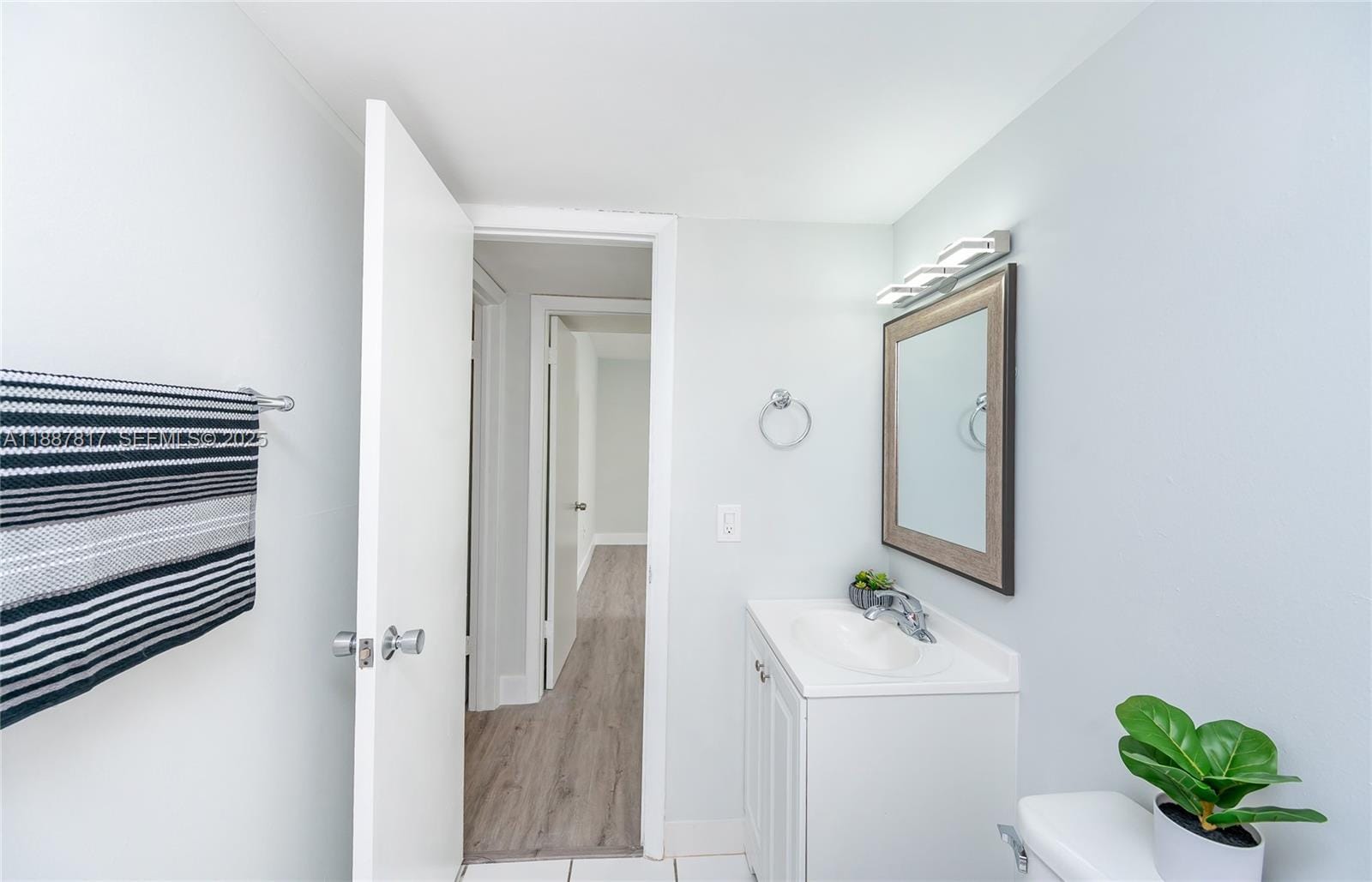 802 NW 87th Avenue 216, Miami, FL 33172 photo 12