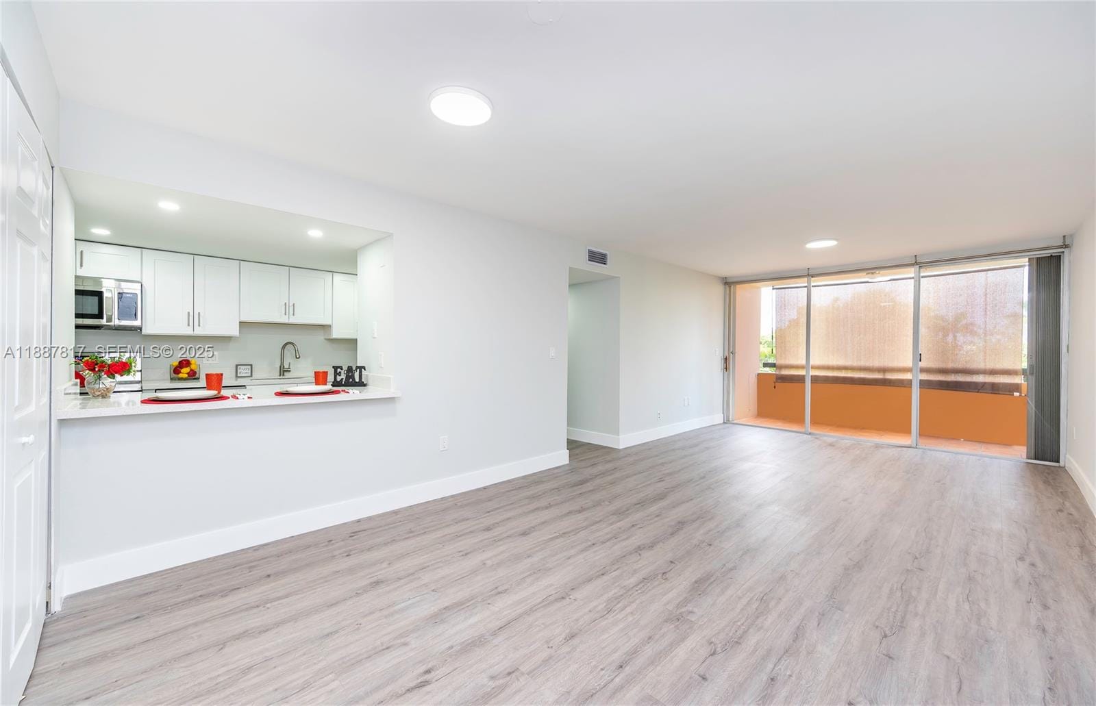 802 NW 87th Avenue 216, Miami, FL 33172 photo 6
