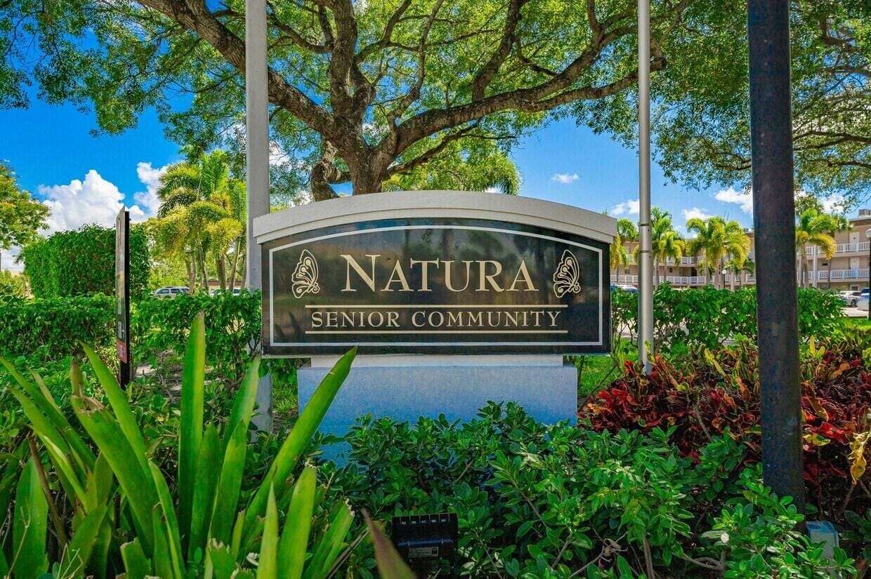 2804 SW Natura Boulevard D, Deerfield Beach, FL 33441 photo 1