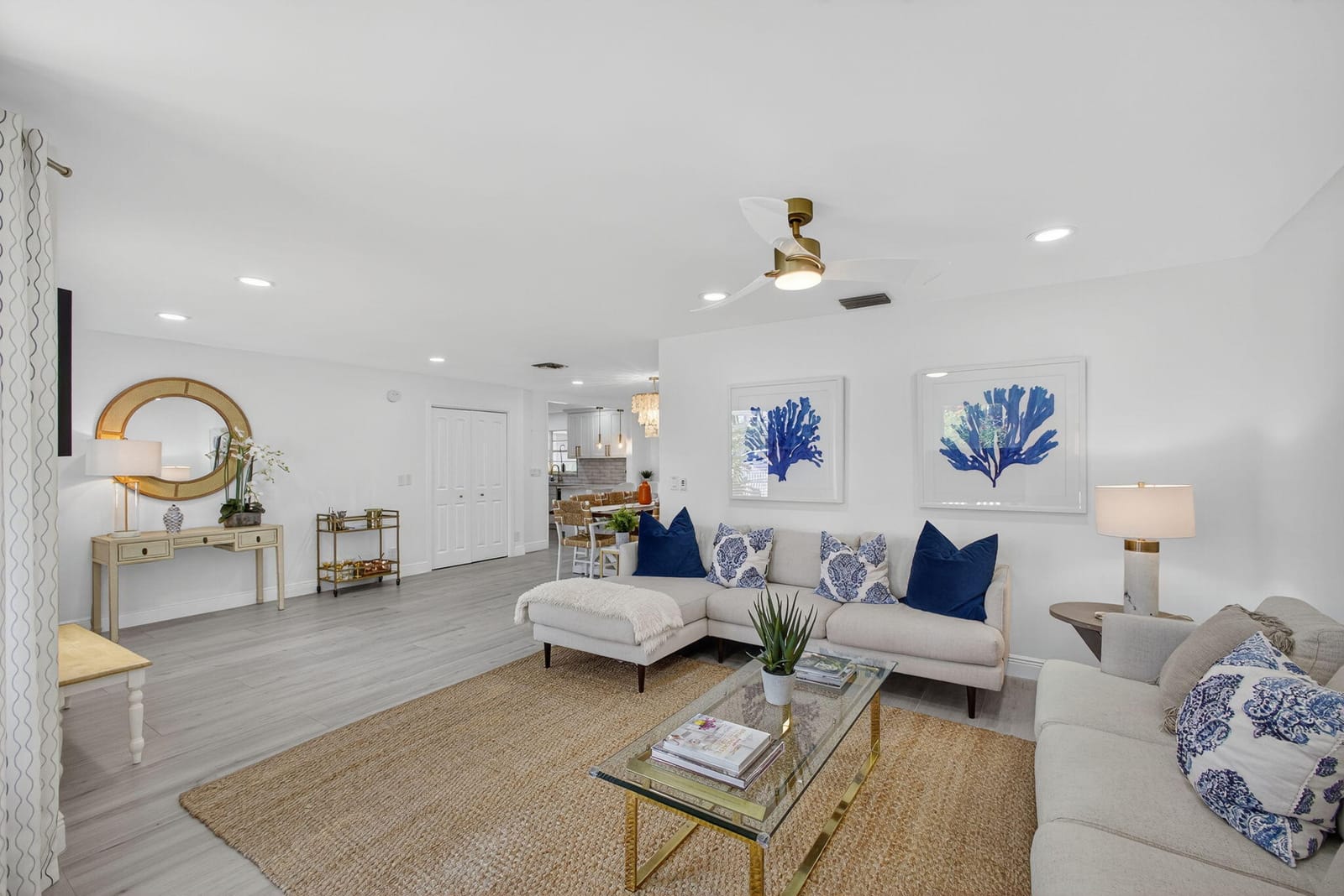 1123 N Lakeside Drive — photo 5