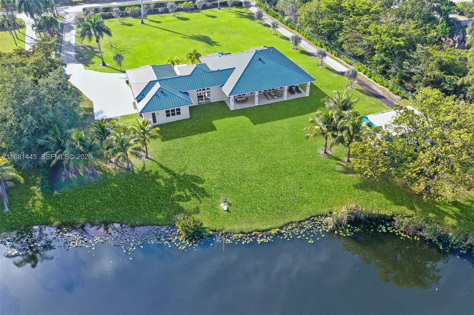 2400 SW 112th Avenue, Davie, FL 33325 photo 4