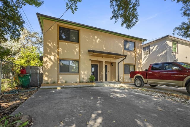 4024 NW 23rd Court, sold in Garden City, Miami, FL