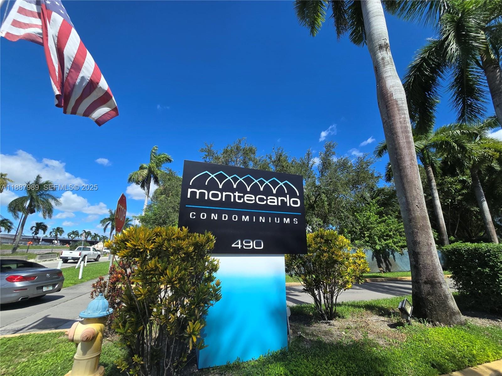 498 NW 165th St Road D-405, Miami, FL 33169 photo 2