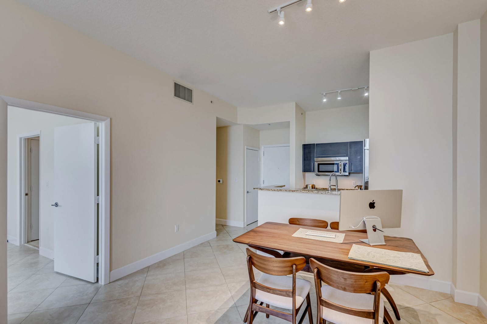 550 Okeechobee Boulevard Lph-12 — photo 9