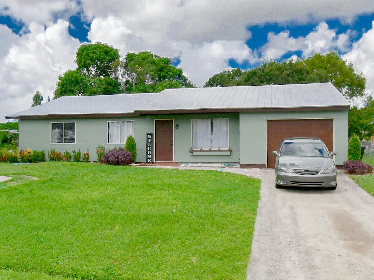 2252 SE Aneci Street, Port St. Lucie, FL 34953