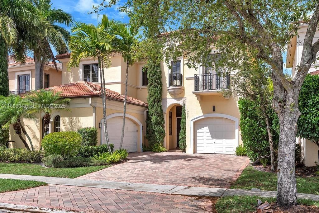 17931 Lake Azure Way, Boca Raton, FL 33496