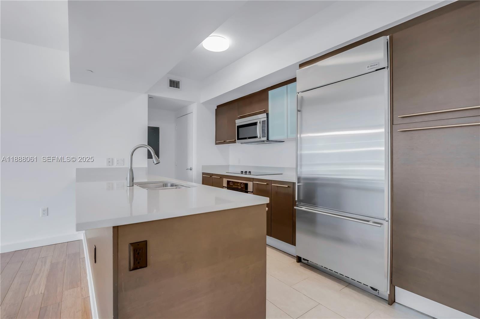 55 SE 6th Street 3503, Miami, FL 33131 photo 3