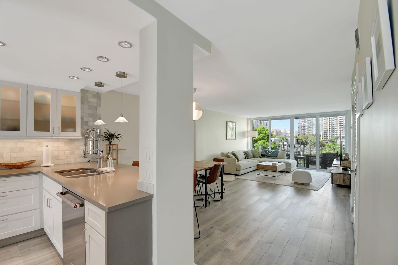 800 SE 4th Street 302, Fort Lauderdale, FL 33301
