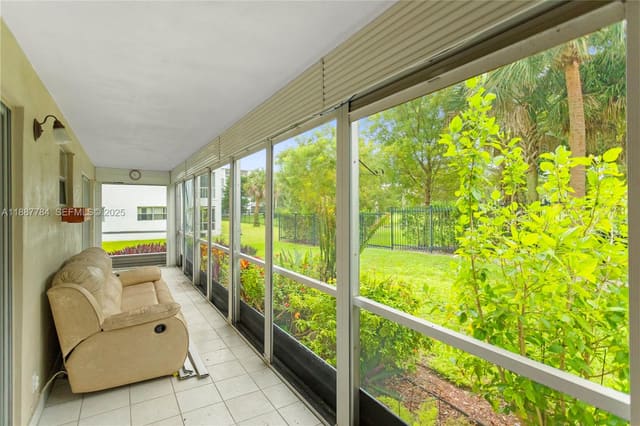 4800 Hillcrest Ln 101 101, sold in Hillcrest Country Club Ap, Hollywood, FL