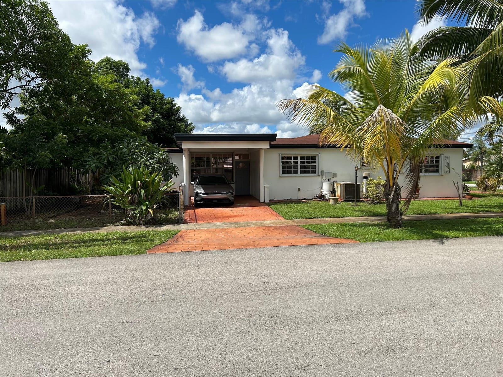 4500 NW 41st Street, Lauderdale Lakes, FL 33319 photo 2