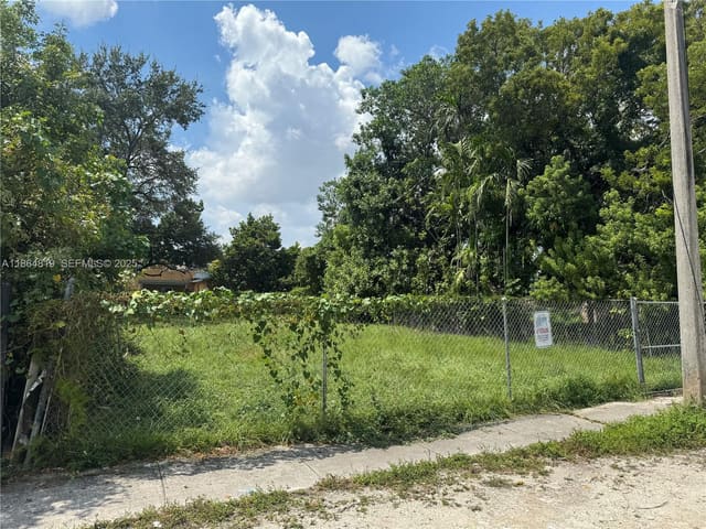 1036 NW 31st Street, sold in Santa Clara Sub, Miami, FL