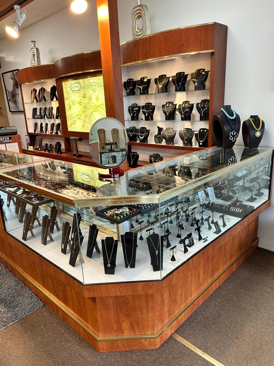 0000 NW Confidential, Miami, FL 33015, Miami