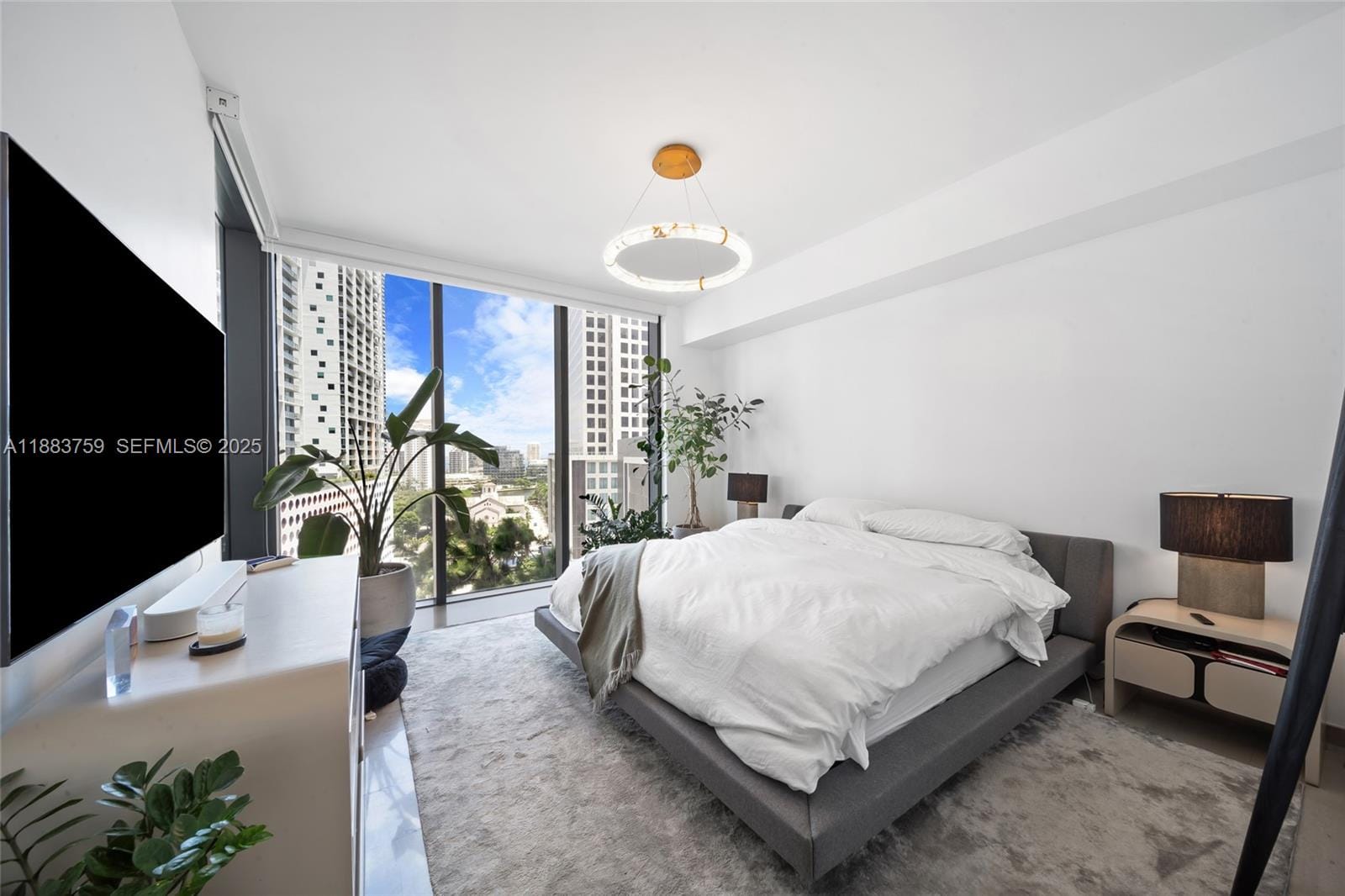 68 SE 6th Street 811, Miami, FL 33131 photo 11