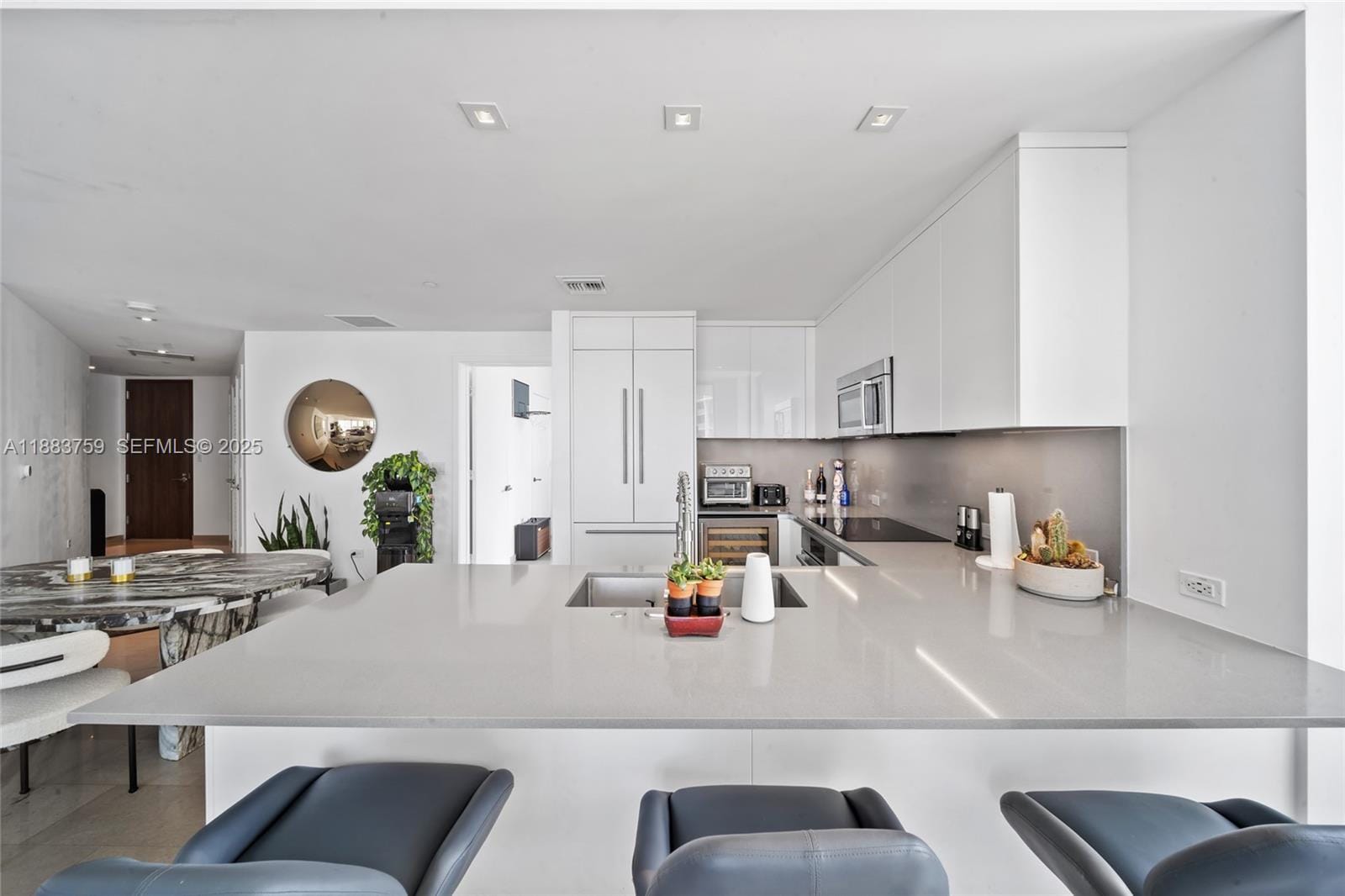 68 SE 6th Street 811, Miami, FL 33131 photo 8