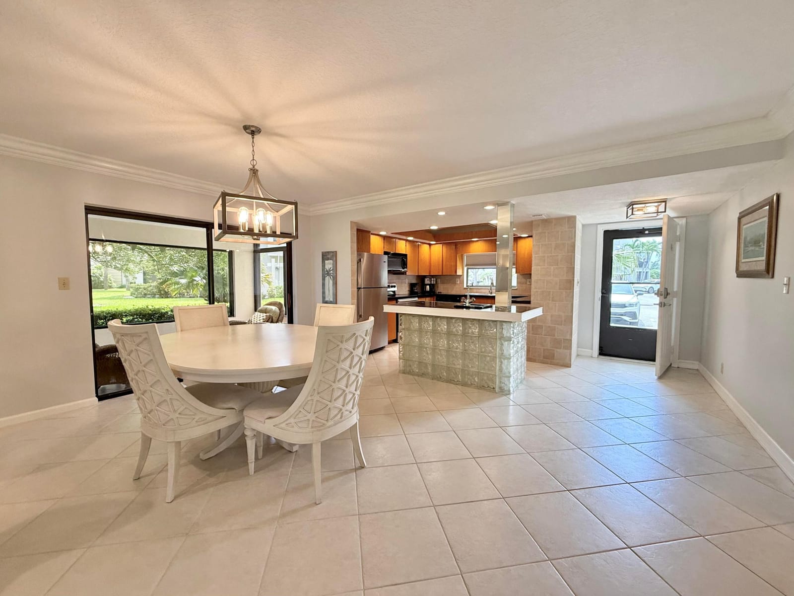401 Clubhouse Circle 401a, Jupiter, FL 33477 photo 2