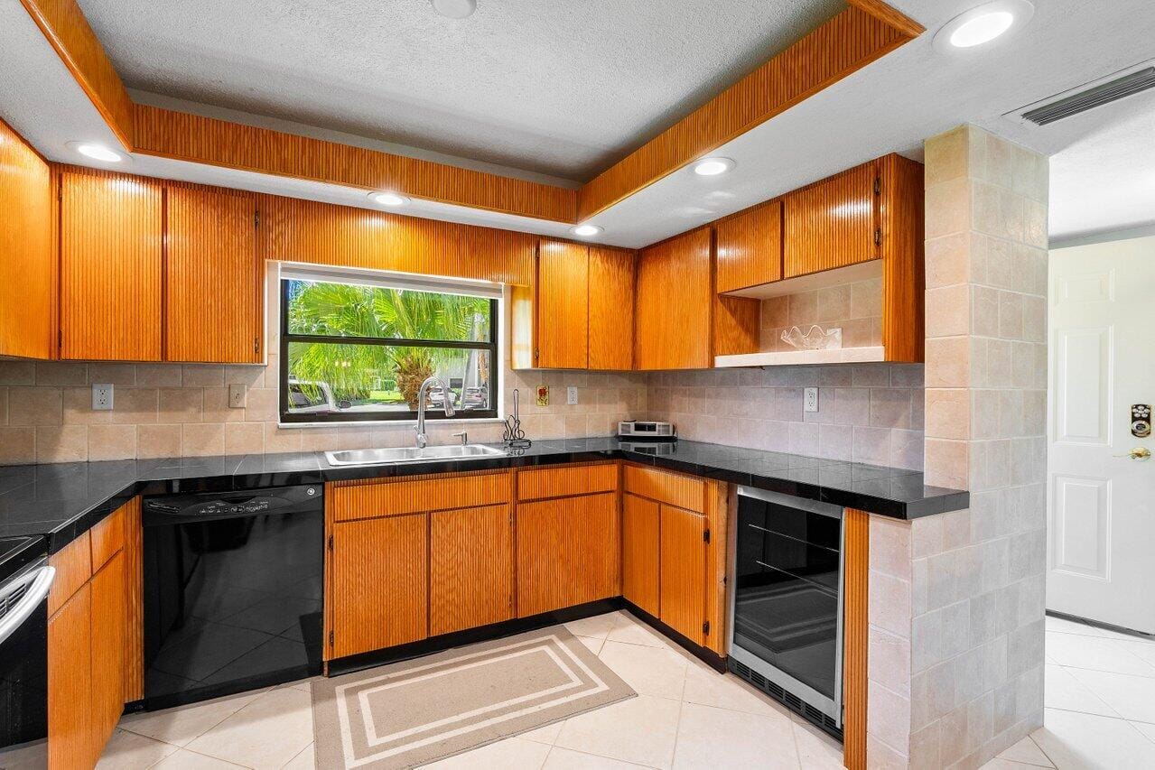 401 Clubhouse Circle 401a, Jupiter, FL 33477 photo 6