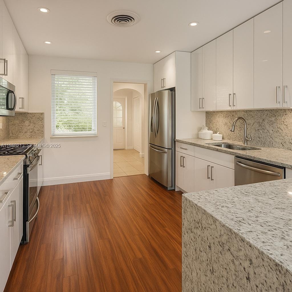 1422 Coruna Avenue, Coral Gables, FL 33156 photo 3