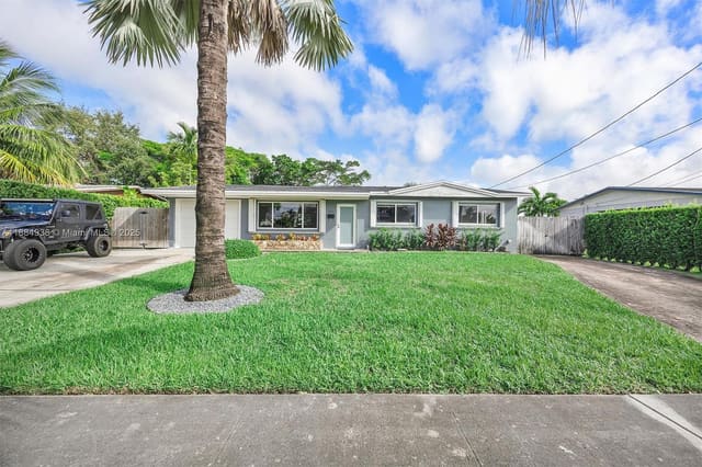 10521 SW 49th Street, Miami, FL 33165