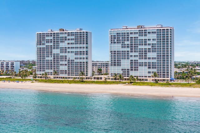 2800 S Ocean Boulevard 11c, sold in Ocean Towers Condo, Boca Raton, FL