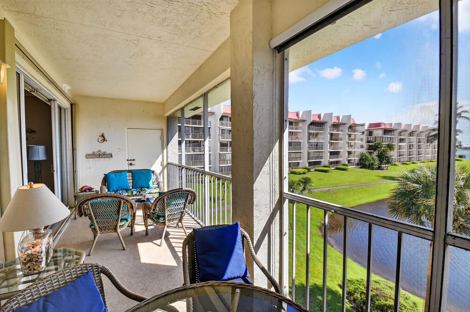 102 Half Moon Circle B3, Hypoluxo, FL 33462 photo 2