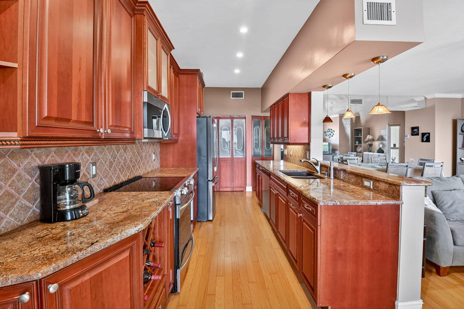102 Half Moon Circle B3, Hypoluxo, FL 33462 photo 12