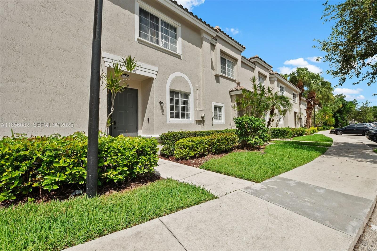 5709 NW 48th Avenue 5709 — photo 3