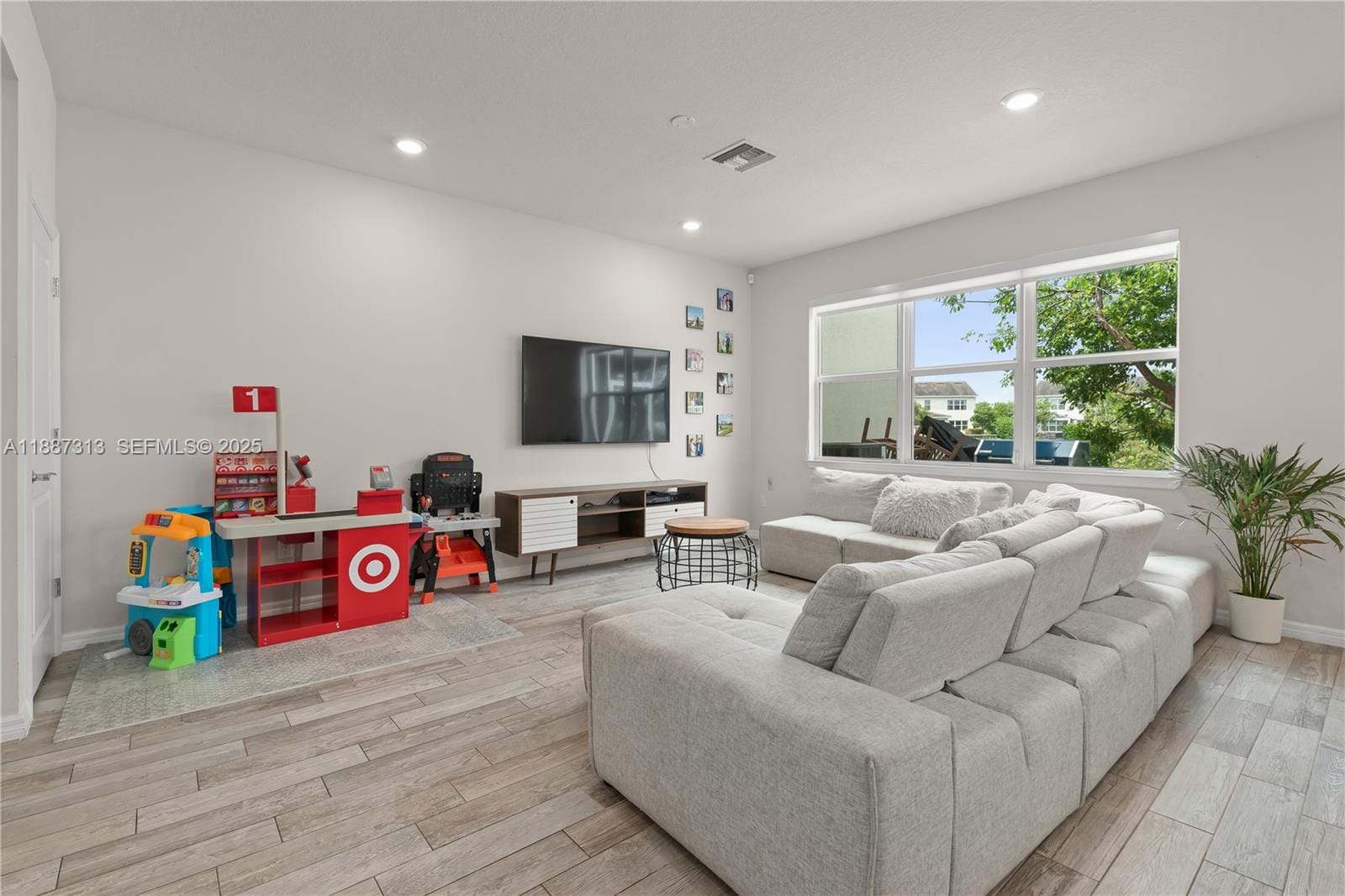 4955 Eucalyptus Drive, Hollywood, FL 33021 photo 13