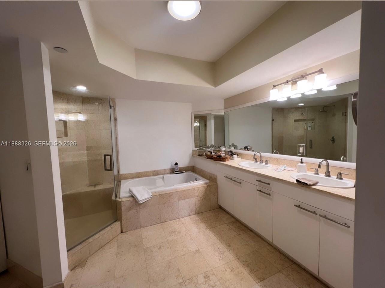 21055 Yacht Club Drive 606 — photo 8
