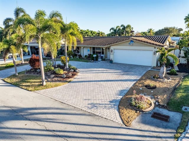 1472 NE 54th Street, sold in Coral Ridge Isles 45-47 B, Fort Lauderdale, FL