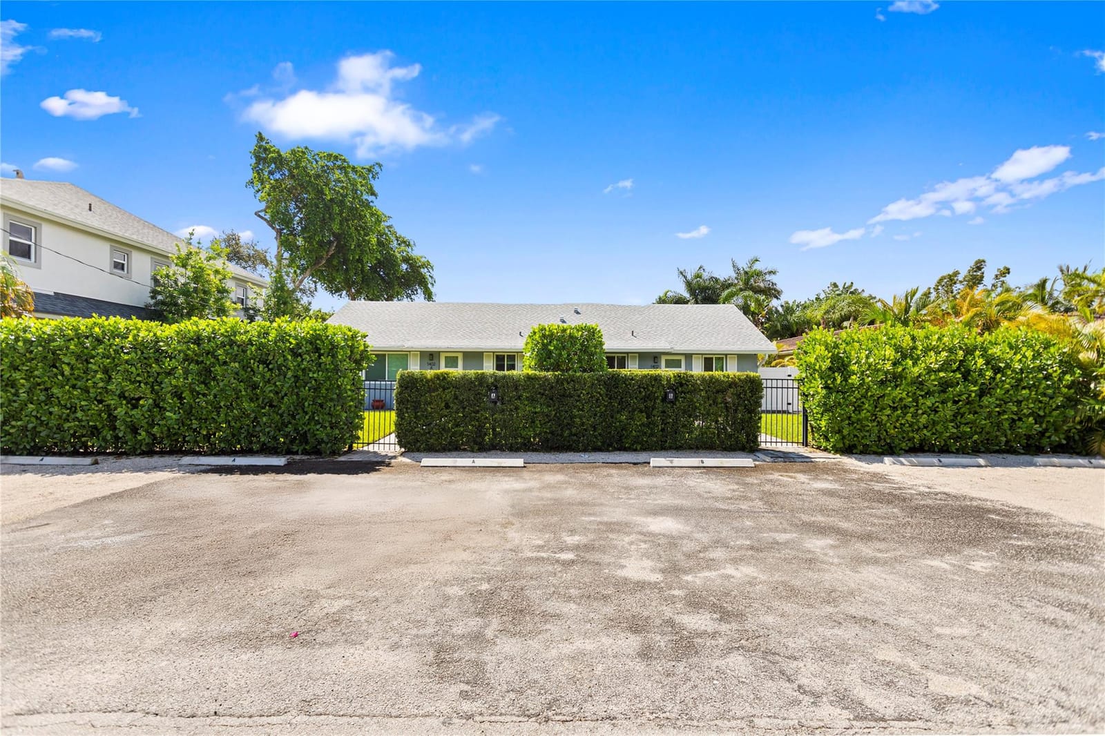 1402 NE 34th Street, Oakland Park, FL 33334 photo 1