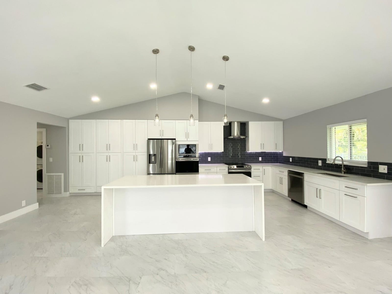 1402 NE 34th Street, Oakland Park, FL 33334 photo 5