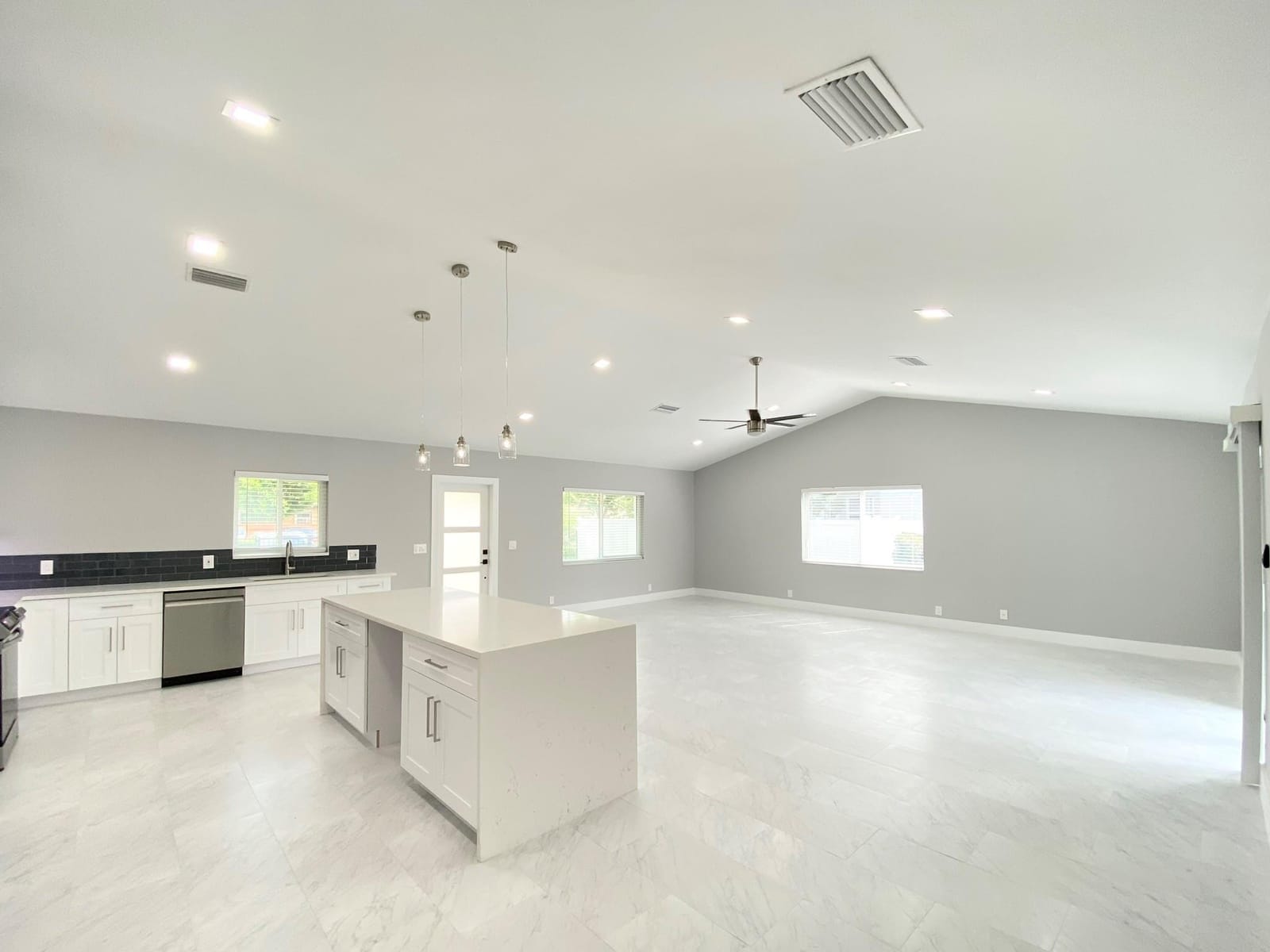 1402 NE 34th Street, Oakland Park, FL 33334 photo 8