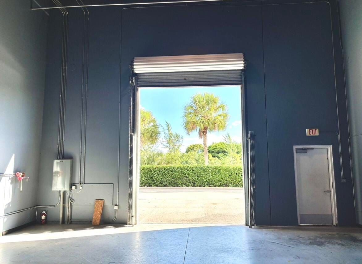 9150 Belvedere Road 103, Royal Palm Beach, FL