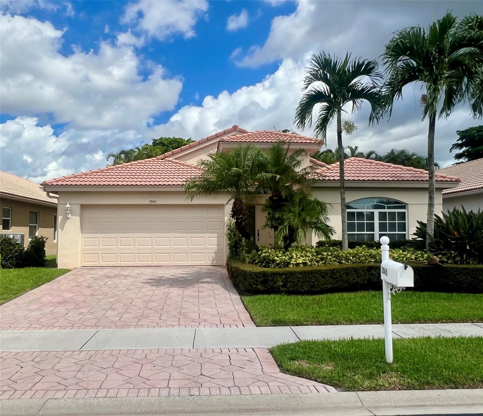 5945 Royal Isles Boulevard, Boynton Beach, FL 33437
