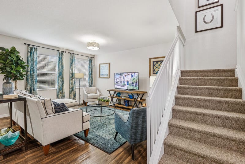1090 Quaye Lake Circle — photo 2