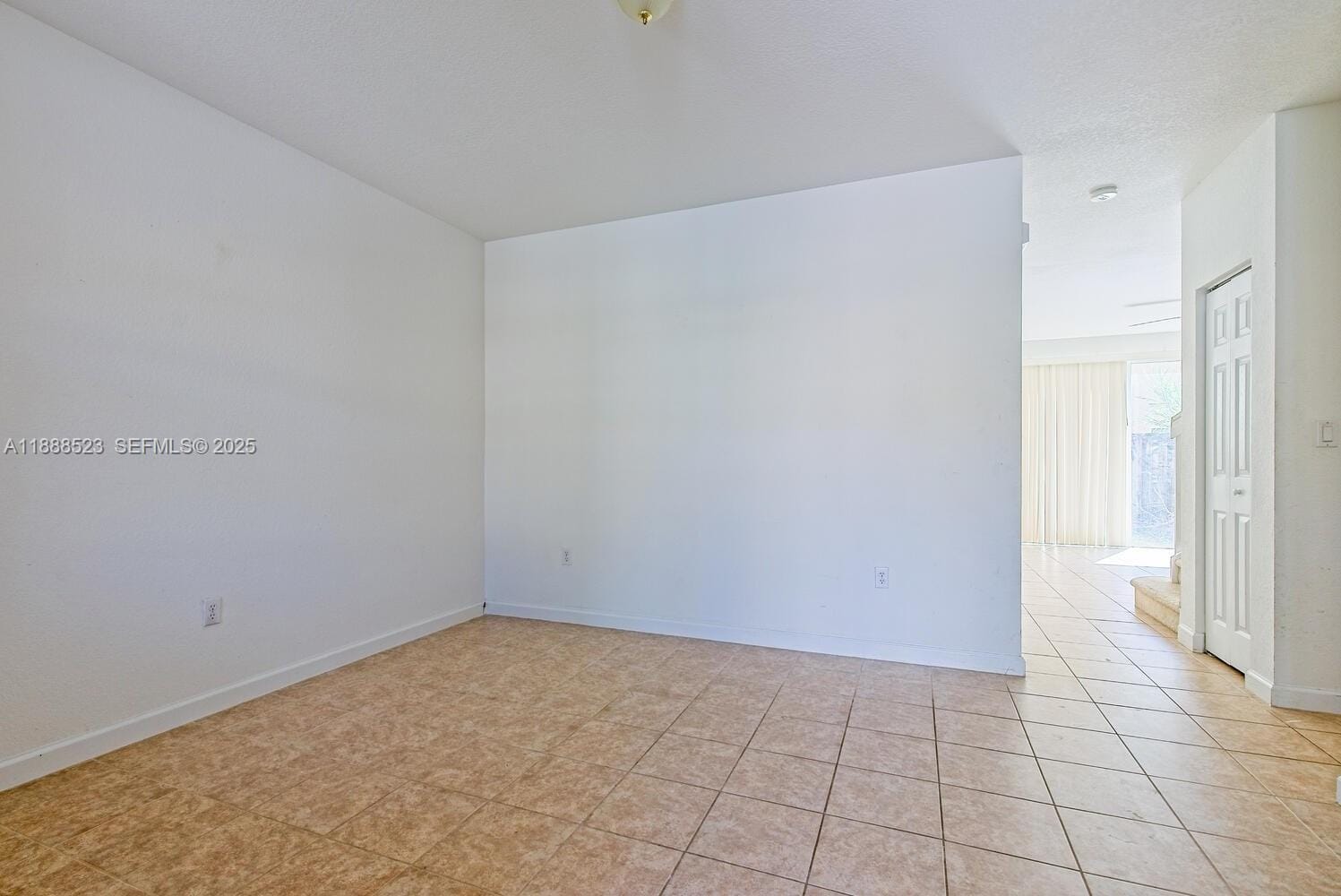 1015 NE 41st Place, Homestead, FL 33033 photo 4
