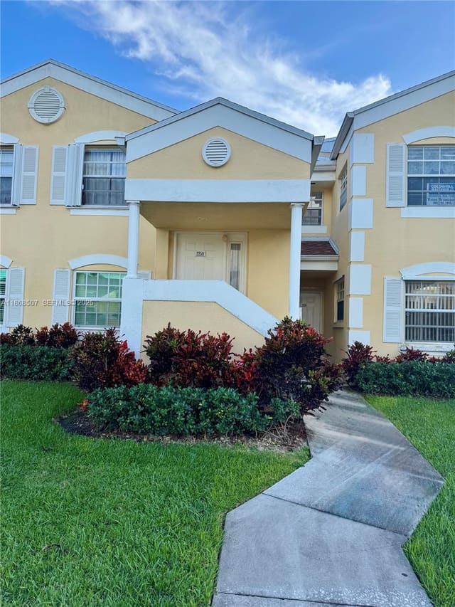 2258 SE 27th Drive 203-E, sold in Keys Gate Condo No Seven, Homestead, FL