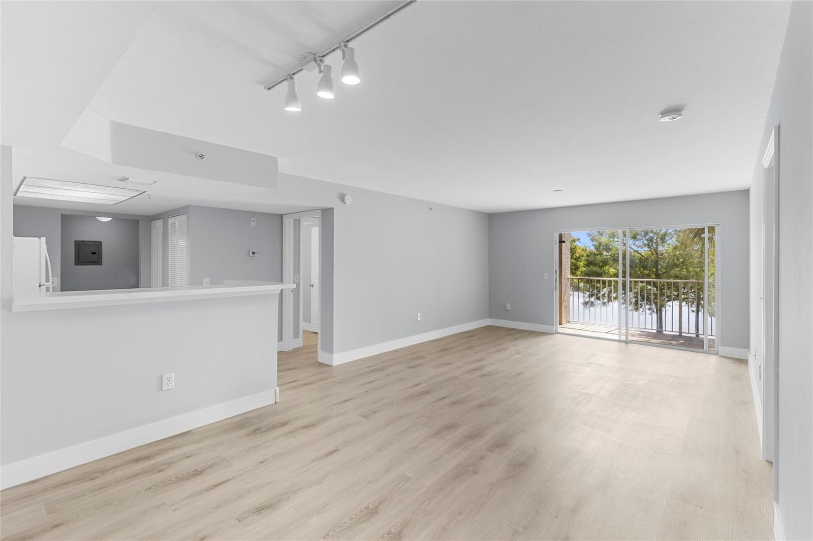 5021 Wiles Road 202 — photo 7